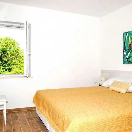 Petraca Sleeps 8 With Pool Air Con And Wifi Villa Mlini